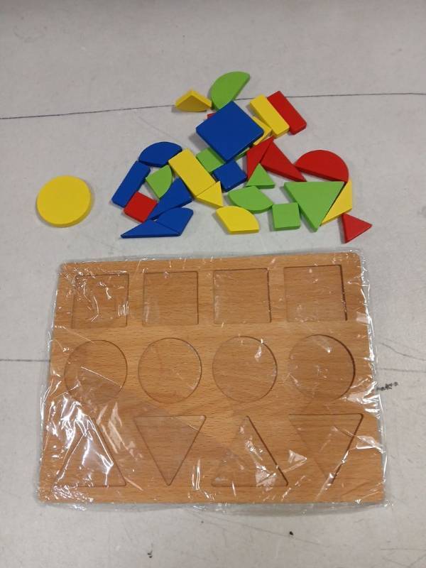 lot 28960 image: Kids Shapes Puzzle
