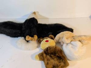 lot 2 image: Plush Animal Hand Puppet Collection
