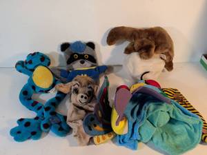 lot 4 image: Mixed Stuffed Animal and Toy Collection Bundle