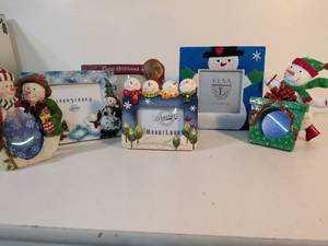 lot 14 image: Christmas Snowman Photo Frames Collection