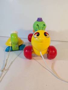 lot 15 image: Fisher-Price Pull Along Toy Set with Colorful Balls and Turtle