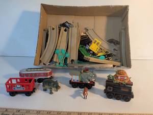 lot 45 image: Thomas the Train Wooden Railway Track Set with Trains and Accessories