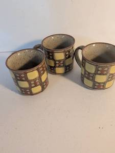 lot 51 image: Handmade Ceramic Coffee Mugs with Geometric Pattern