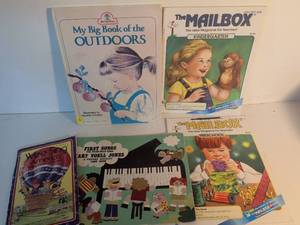 lot 54 image: Childrens Educational Books and Teacher Magazine Bundle
