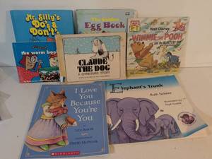 lot 69 image: Classic Childrens Book Collection - 7 Books Including Disney Winnie the Pooh