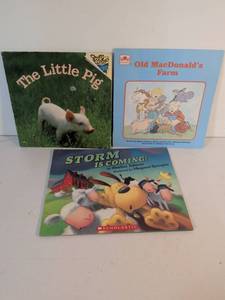 lot 70 image: Childrens Farm Animal Picture Book Collection