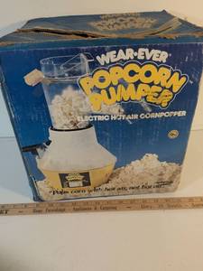 lot 74 image: Wear-Ever Popcorn Pumper Electric Hot Air Corn Popper