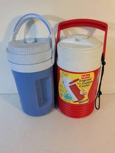 lot 82 image: Rubbermaid and Igloo Portable Cooler Set
