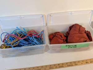 lot 129 image: Utility Rope and Cleaning Cloth Set in Storage Containers