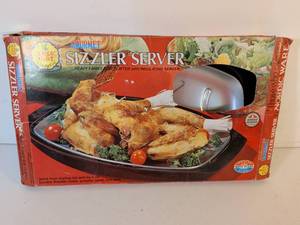 lot 142 image: Nordic Ware Gourmet Sizzler Server with Insulating Platter