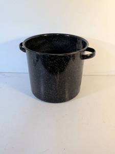 lot 166 image: Black Speckled Enamelware Stock Pot with Handles
