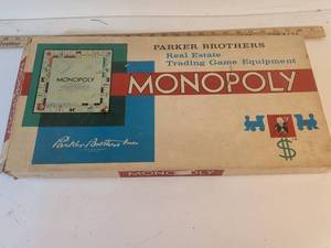 lot 168 image: Parker Brothers Monopoly Board Game Complete Set
