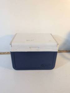 lot 178 image: Coleman Cooler with Built-in Cup Holders