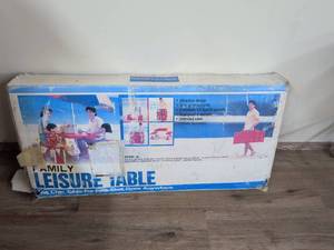 lot 184 image: Family Leisure Table Portable Folding Table