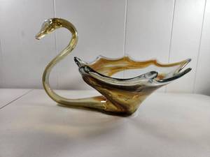 lot 125 image: Glass Swan Bowl Hand Blown