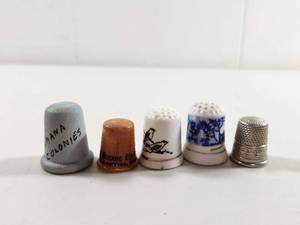 lot 157 image: Collectible Thimble Set of 5 Pieces