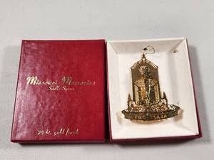 lot 217 image: Missouri Memories The Plaza 24kt Gold Finish Christmas Ornament