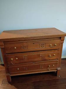 lot 927 image: Vintage Dresser.  Needs Repair.  See pictures.  32 x 40 x 19.   Located in Basement with Walkout