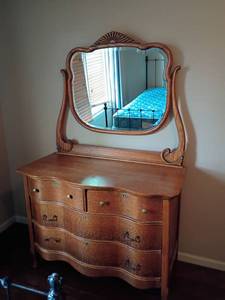 lot 930 image: Vintage 4 Drawer Dresser with Beveled Mirror.  69 x 44 x 22.  Located in Basement with Walkout