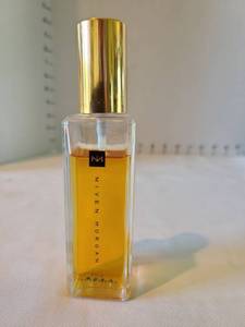 lot 1024 image: Niven Morgan Gold Eau de Parfum