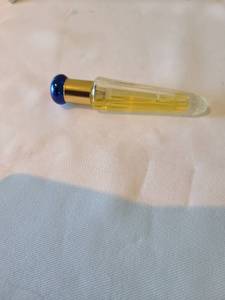 lot 1025 image: Victorias Secret Teardrop Atomizer Perfume Bottle with Blue Cap