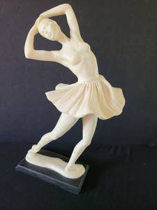 lot 1035 image: Ballerina sculpture,12.5in tall