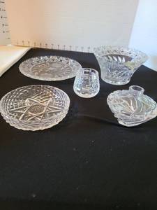 lot 1037 image: Crystal Glass Pieces with Etched Floral Design, bowl on top right has been glued