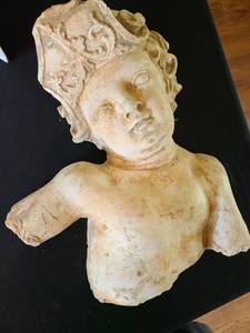 lot 1041 image: Cherub bust sculpture