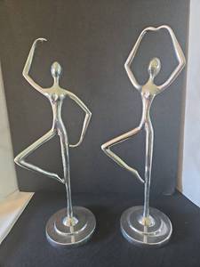 lot 1049 image: Modern Abstract Metal Dancing Figures Sculpture Set