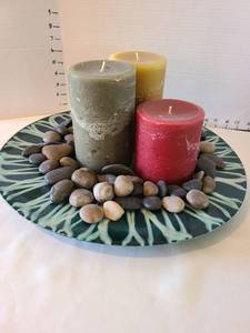 lot 1059 image: Decorative Candle Set with Glass Tray and River Rocks, 16in diam