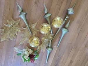 lot 1073 image: Large Christmas ornaments