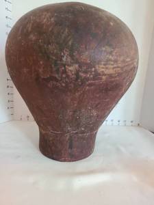 lot 1086 image: Large Clay Pot, 12in tall