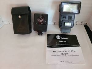 lot 1094 image: Canon Speedlite 166A with Case and Kalimar SDZ-56 Camera Flash Units