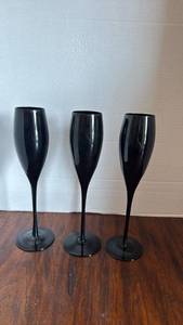 lot 1114 image: Black amethyst Champagne Flutes Set of 3