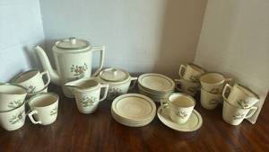 lot 1124 image: Royal Copenhagen Floral Porcelain Coffee Tea Service Set 27 pieces