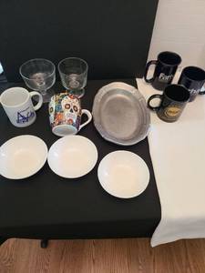 lot 1202 image: Williams Sonoma Sugar Skull Mug, small Armetale oval platter, more