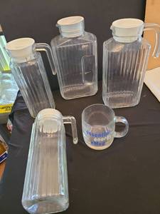 lot 1204 image: Glass Refrigerator Pitchers