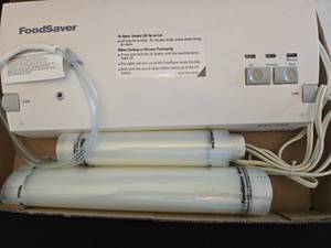 lot 1209 image: FoodSaver Vac 750 Vacuum Sealing System with Bags