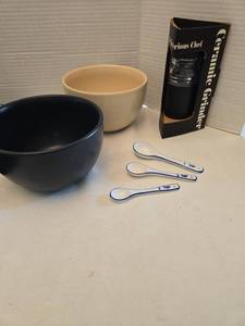 lot 1213 image: Kitchen Bowls with Ceramic Grinder and Measuring Spoons