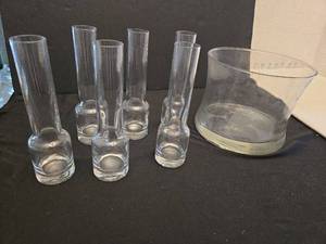 lot 1220 image: Clear Glass Drinkware Set with Bowl