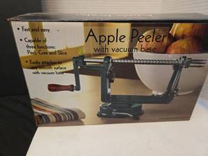lot 1222 image: Apple Peeler with Vacuum Base Kitchen Tool