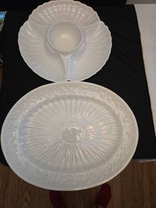 lot 1226 image: Clear Glass Chip and Dip Serving Dish and Oval Platter