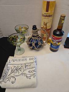 lot 1227 image: Bar and Drinkware Collection Set