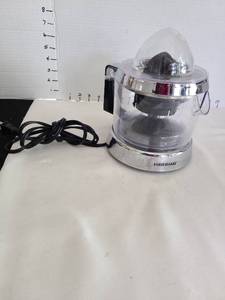 lot 1291 image: Farberware electric juicer