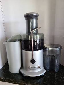 lot 1293 image: Breville Juice Fountain