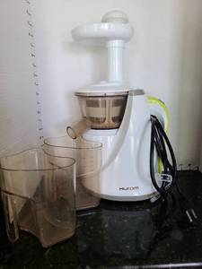 lot 1295 image: Hurom Slow Masticating Juicer with Collection Containers