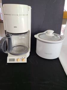 lot 1297 image: Braun coffee maker, crockpot with removable insert