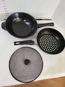 lot 1307 image: Dr. Mercola Healthy Chef 12in wok, grilling pan, splatter screen