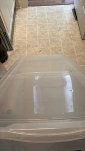 lot 1400 image: Plastic storage container for under the bed