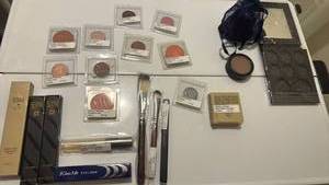 lot 1429 image: Premium Cosmetics Lot - Lip Liners, Eyeshadows, and Makeup Collection